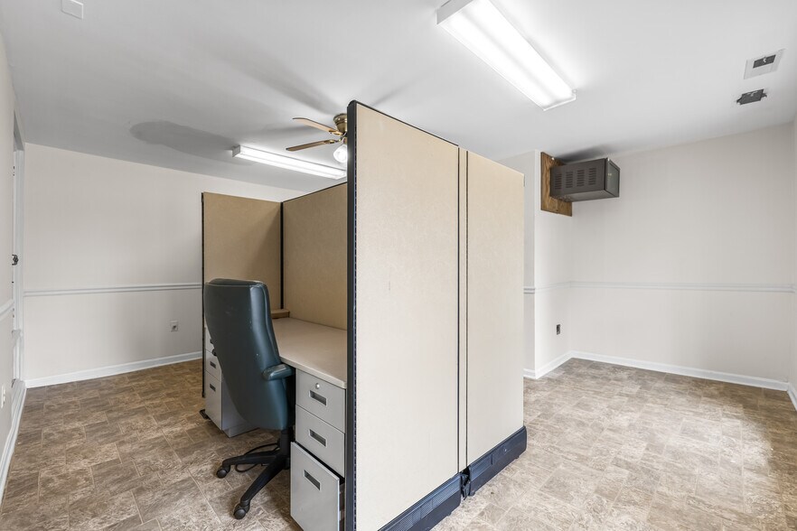More Photos Of 410 Main St, Reisterstown Medical For Lease