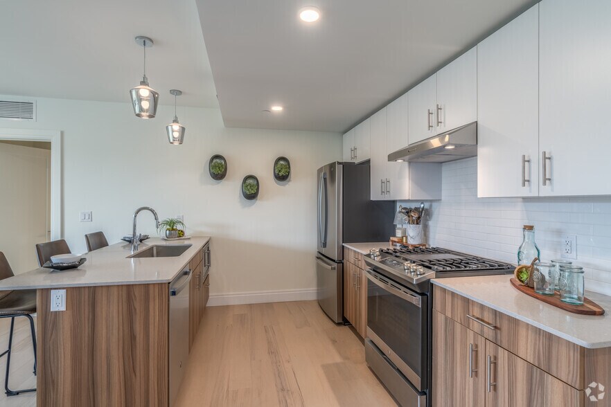 More Photos Of 100 Northampton St, Easton Apartments For Sale