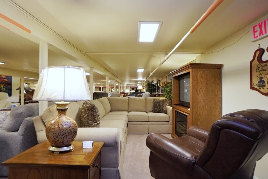 More Photos Of 1229 Castleton Ave, Staten Island Storefront For Lease