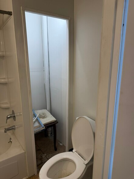 More Photos Of 4810 Annapolis Rd, Bladensburg Freestanding For Sale