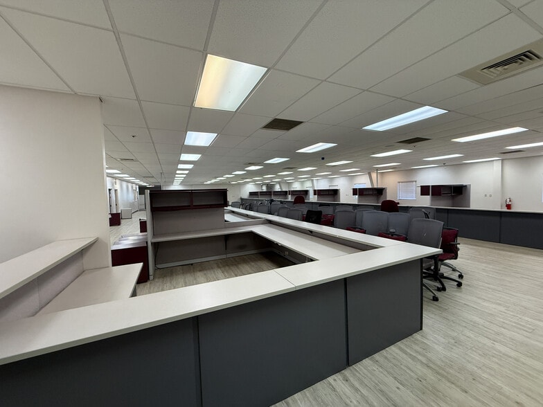 More Photos Of 6451 North W St, Pensacola Office For Lease