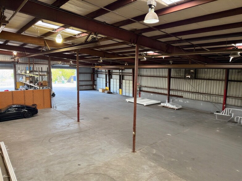 More Photos Of 2231 Whitfield Park Loop, Sarasota Warehouse For Lease