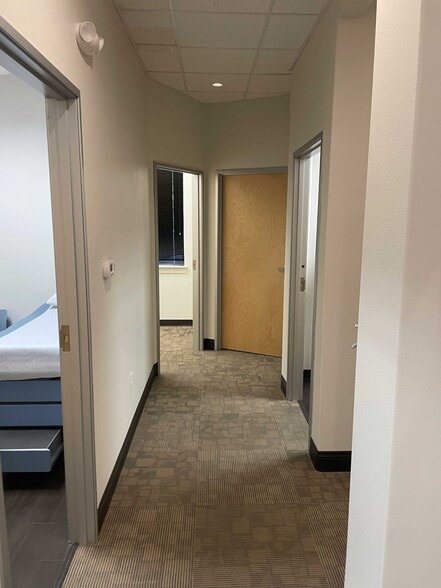 More Photos Of 2500 W William Cannon Dr, Austin Medical For Lease