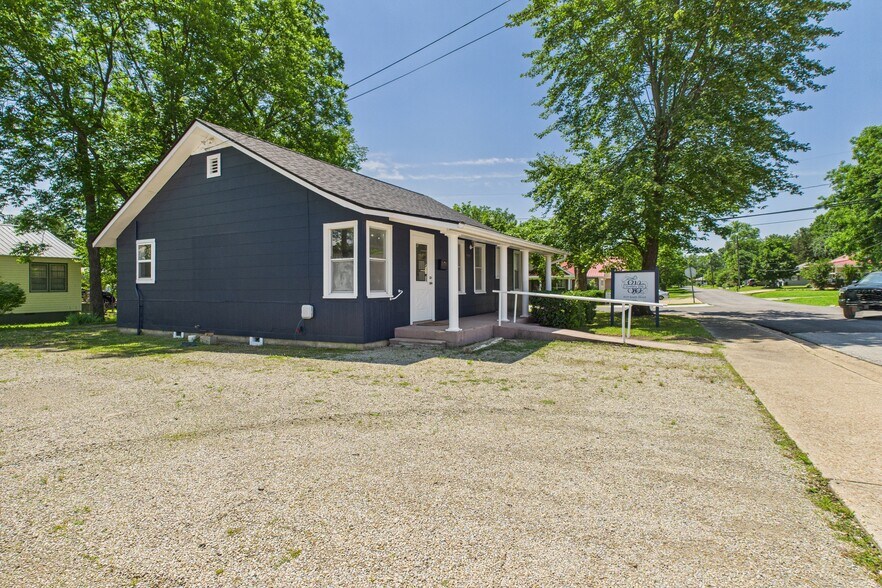More Photos Of 919 South St, Mountain Home Freestanding For Sale