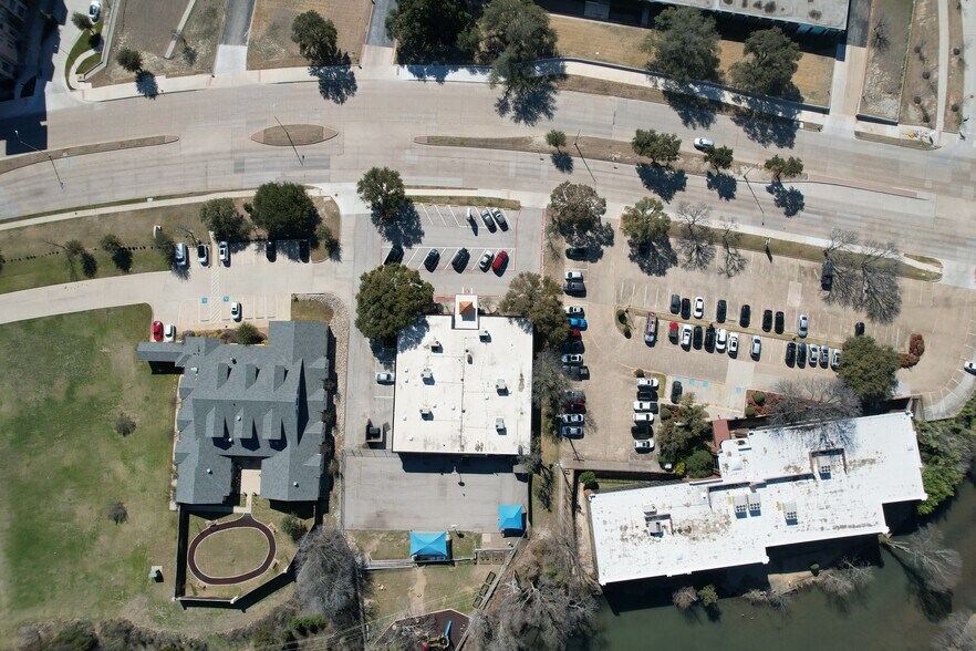 More Photos Of 1717 W Plano Pky, Plano Freestanding For Sale