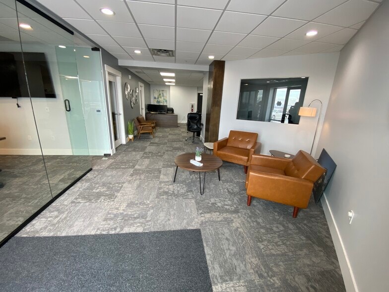 More Photos Of 14747 S Draper Pointe Way, Draper Apartments For Lease