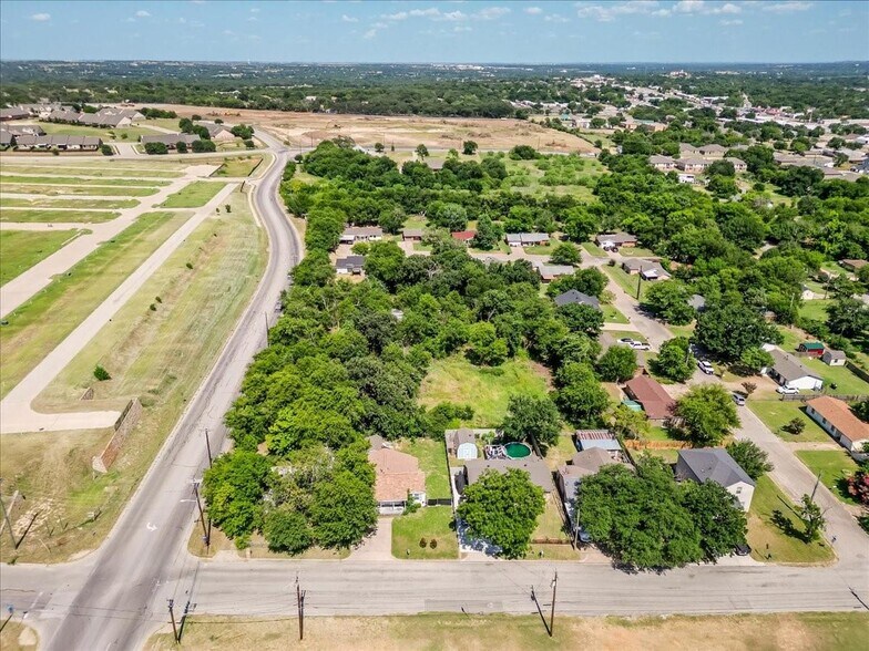 More Photos Of 410 N Mill St, Weatherford Land For Sale