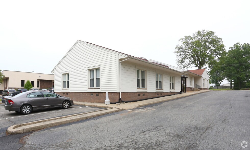 More Photos Of 3210 Skipwith Rd, Richmond Medical For Lease