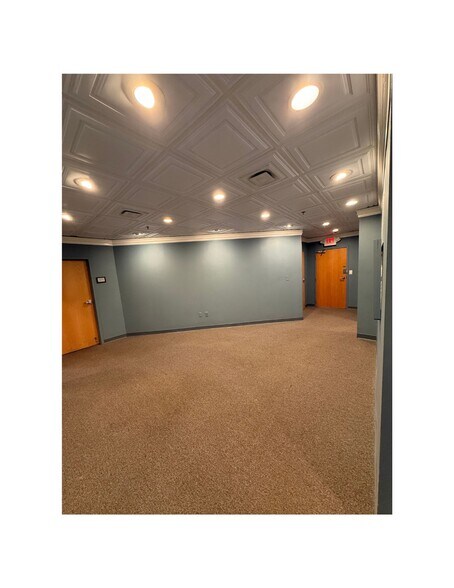 More Photos Of 131 New London Tpke, Glastonbury Medical For Lease