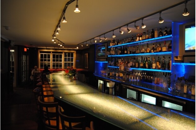 More Photos Of 15 Franklin St, Lenox Restaurant For Lease
