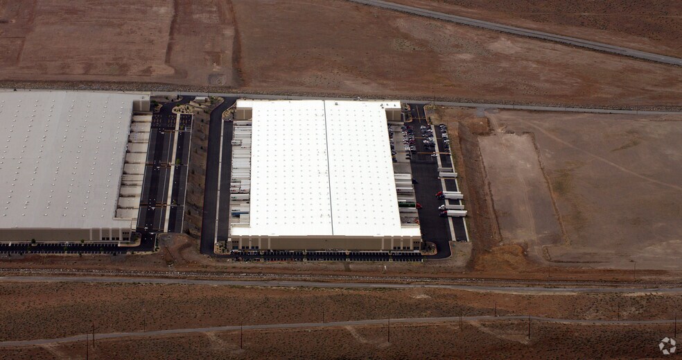 More Photos Of 385 Milan Dr, Mccarran Distribution For Lease
