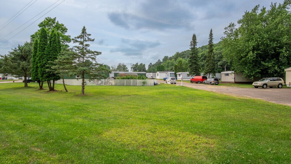 More Photos Of 3323 Seymour Rd, Eau Claire Manufactured Housing Mobile Home Park For Sale