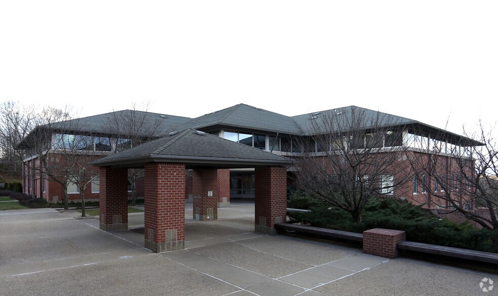 More Photos Of 300 Centerville Rd, Warwick Medical For Lease