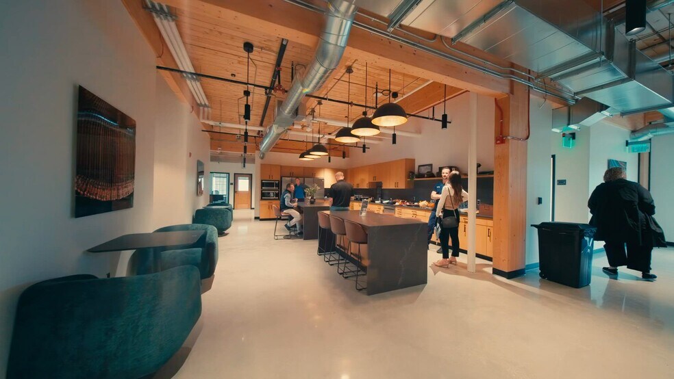 Primary Photo Of 525 Main St, Delafield Coworking Space