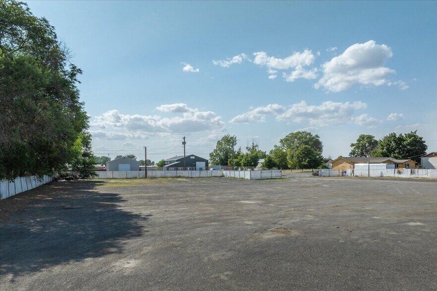 More Photos Of 1927 S Garfield Rd, Airway Heights Warehouse For Sale