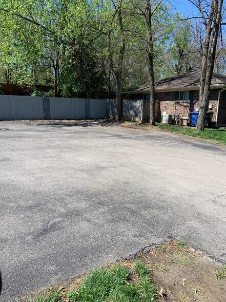 More Photos Of 635 N Broadway, Lexington Office For Lease