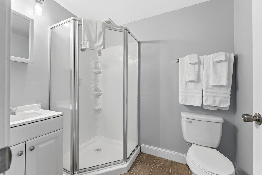 More Photos Of 160 Fayette St, Morgantown Apartments For Sale