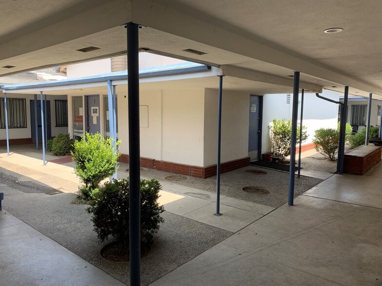 More Photos Of 5101 Florence Ave, Bell Medical For Lease