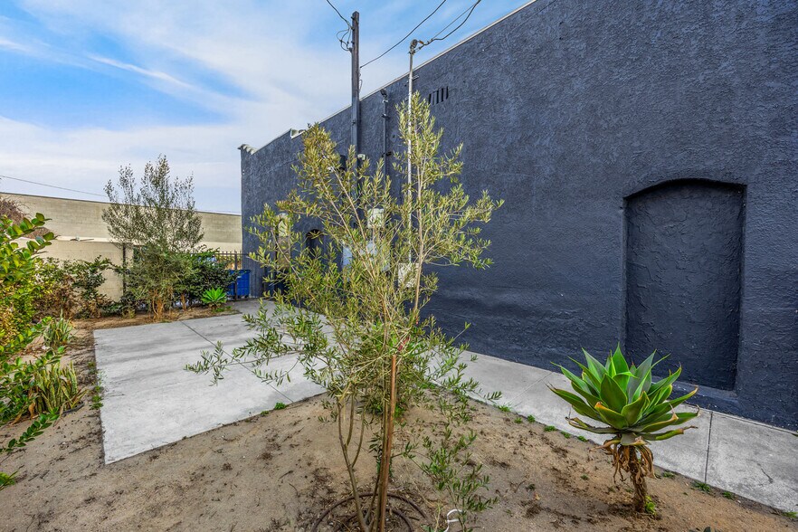 More Photos Of 3613 Gage Ave, Bell Storefront For Sale