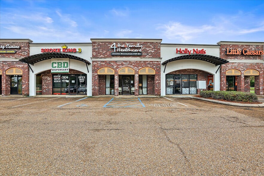 Primary Photo Of 1127 Old Fannin Rd, Brandon Storefront Retail Office For Lease