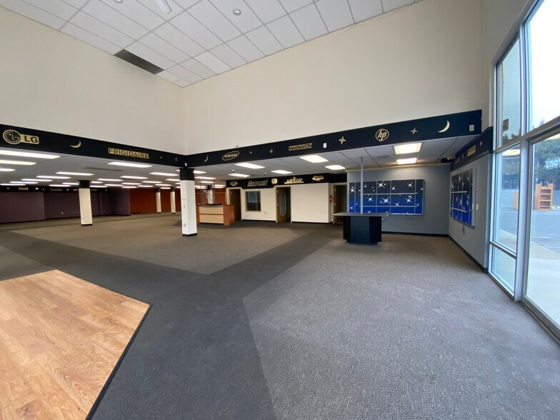 More Photos Of 4316 W Overland Rd, Boise Freestanding For Lease