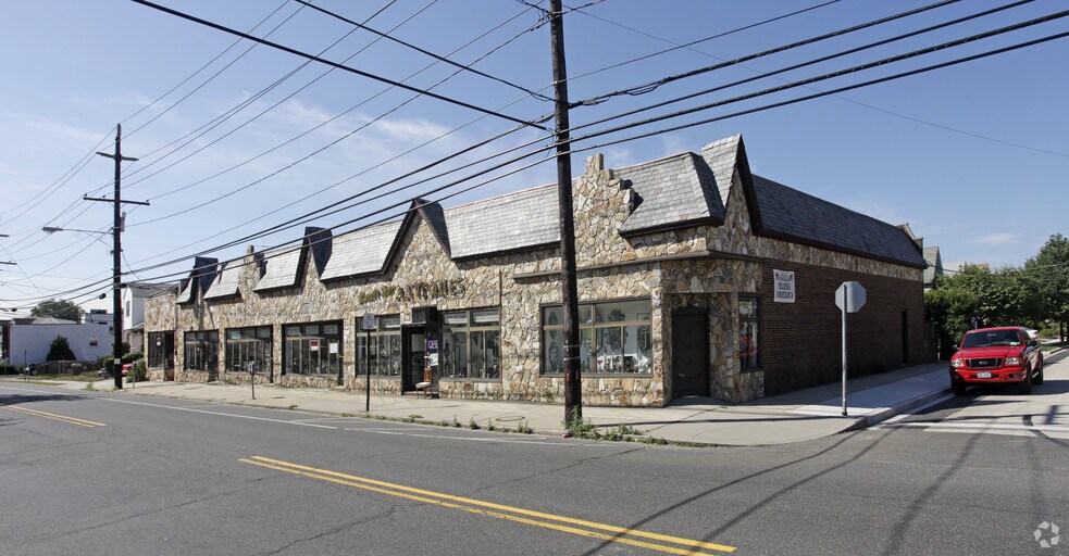 More Photos Of 900-920 Rockaway Ave, Valley Stream Storefront For Lease