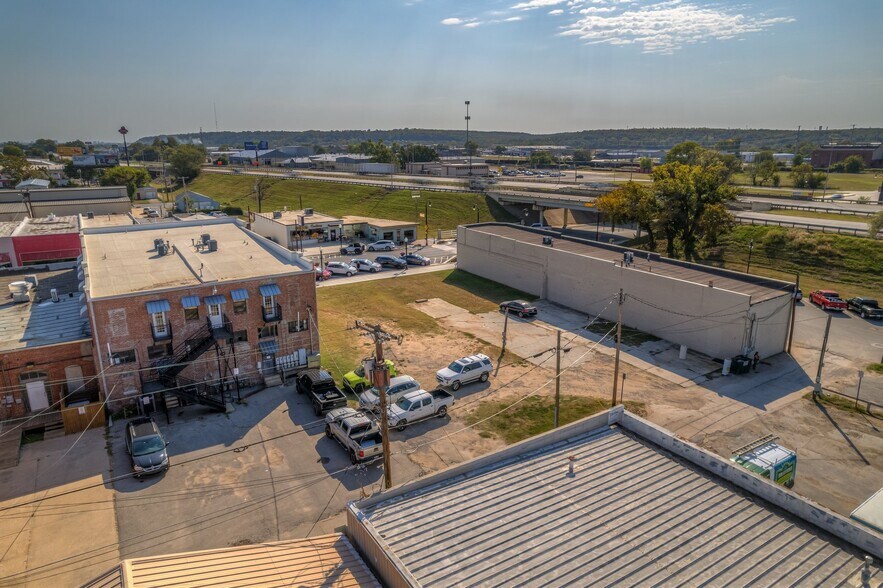 More Photos Of 116-118 N Main St, Sand Springs Storefront Retail Residential For Sale