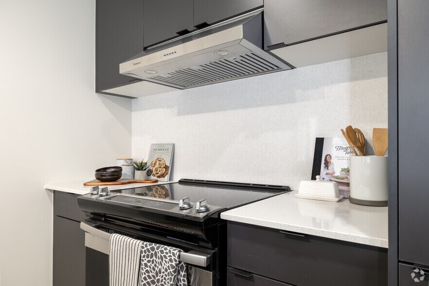 More Photos Of 2350 Rue Saint-Patrick, Montréal Apartments For Lease