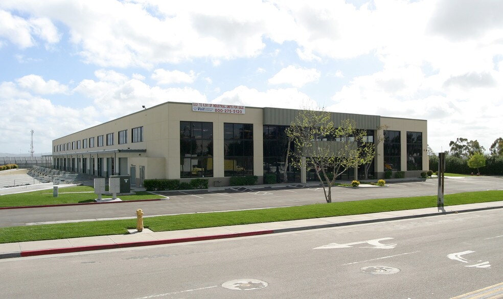 More Photos Of 10065 Via De La Amistad, San Diego Distribution For Lease