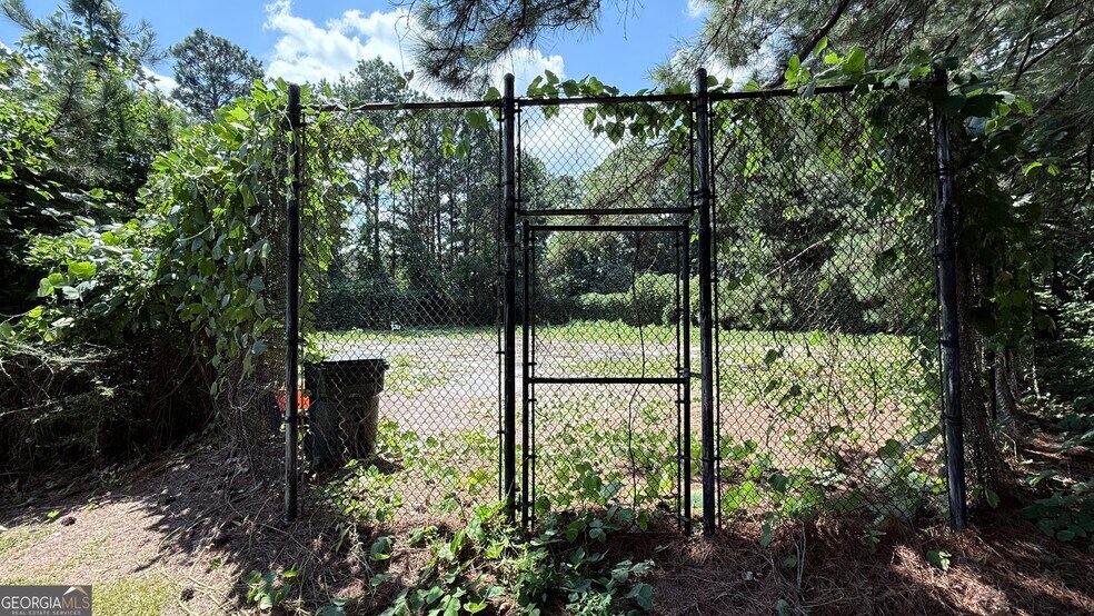 More Photos Of 1401 Stone Bridge Ln SW, Conyers Office Residential For Sale