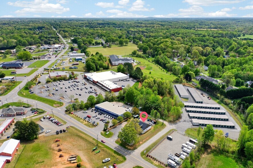 More Photos Of 3440 E Broad St, Statesville Office For Sale