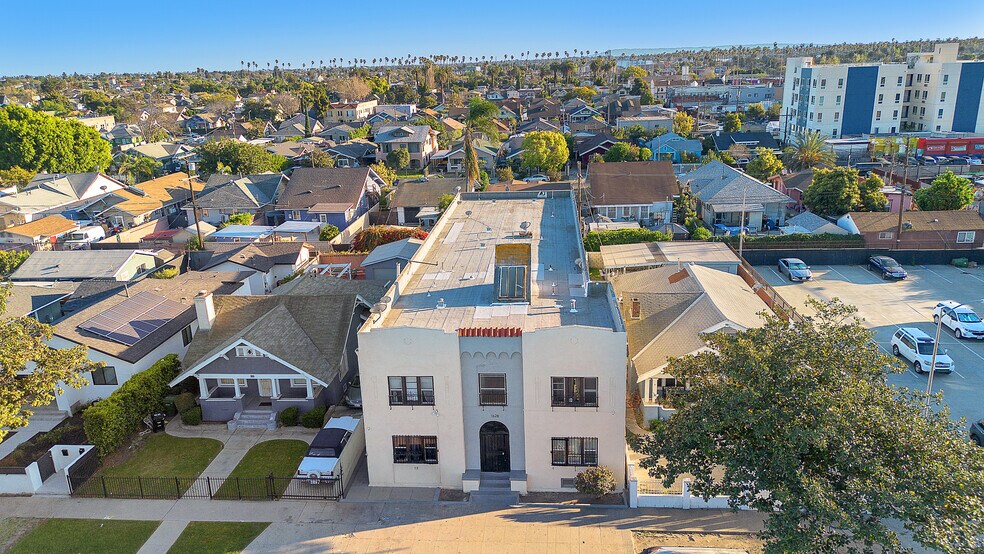 More Photos Of 1628 W 45th St, Los Angeles Apartments For Sale