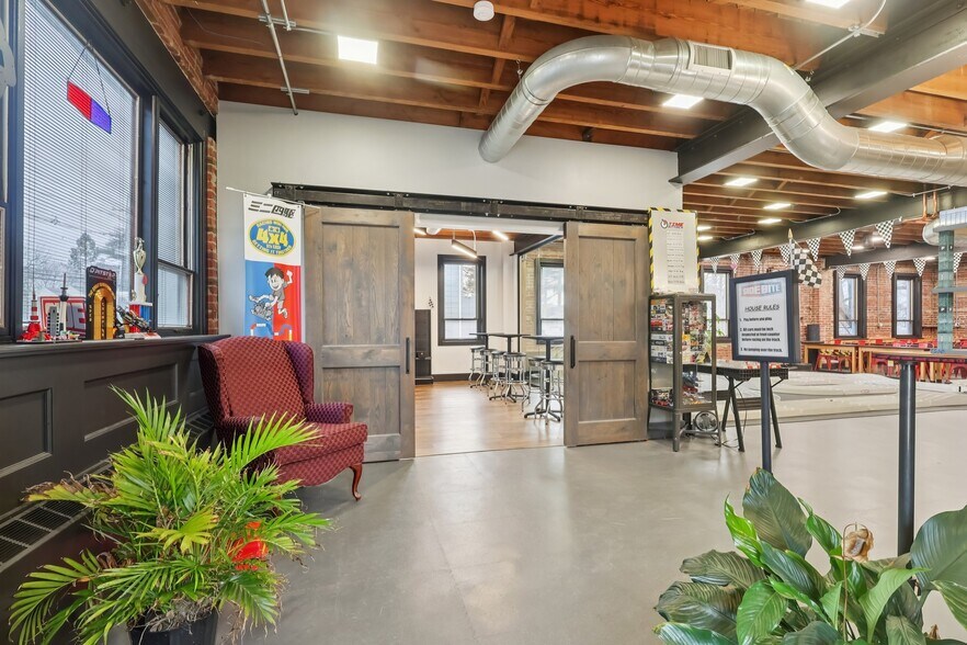 More Photos Of 2595 Yardville Hamilton Square Rd, Hamilton Office For Sale