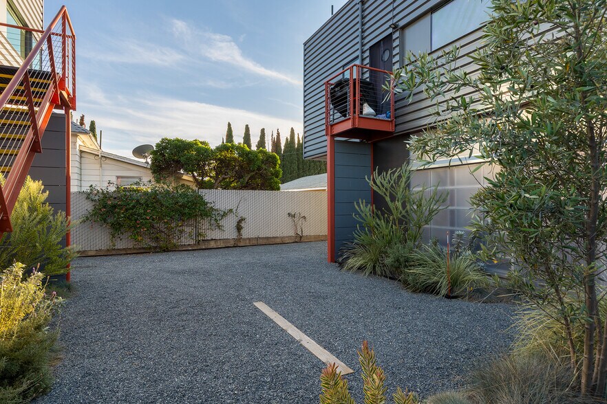 More Photos Of 161 N Garden St, Ventura Apartments For Sale
