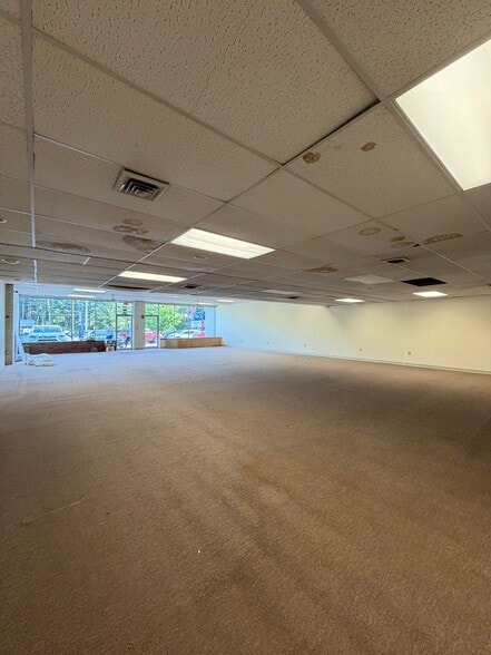 Primary Photo Of 969-979 Meriden Waterbury Tpke, Plantsville Freestanding For Lease