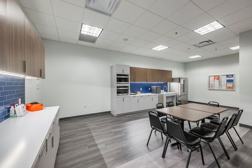More Photos Of 13500 Heritage Pky, Fort Worth Office For Lease