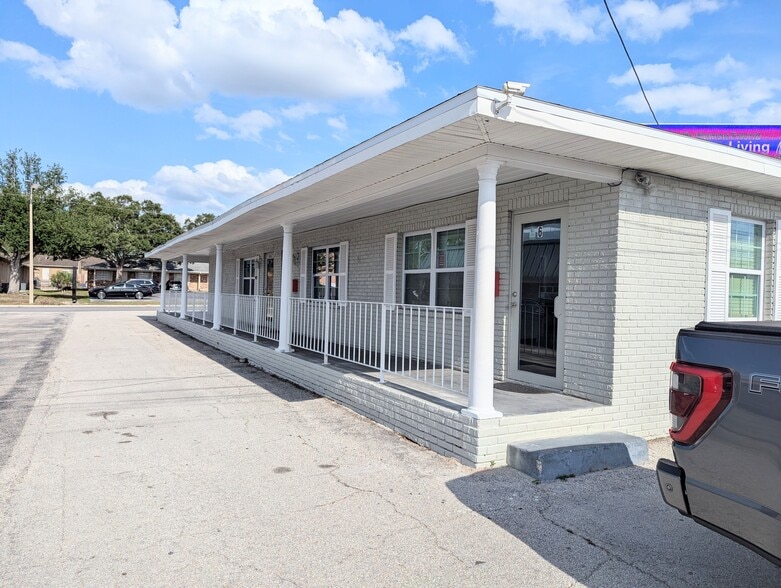 More Photos Of 1421 Commercial Park Dr, Lakeland Storefront Retail Office For Lease