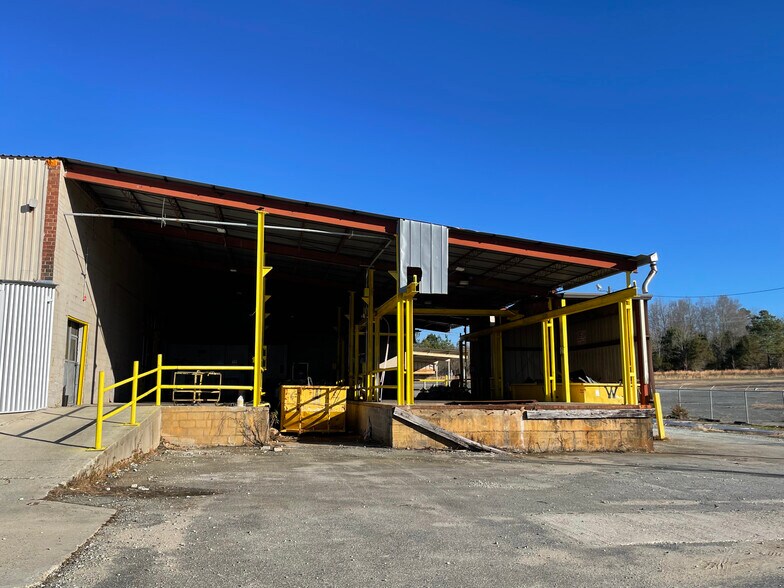 More Photos Of 2300 Old Durham Rd, Roxboro Warehouse For Lease
