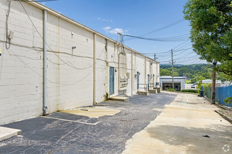 More Photos Of 1200-1248 Center Point Pky, Birmingham Storefront For Sale