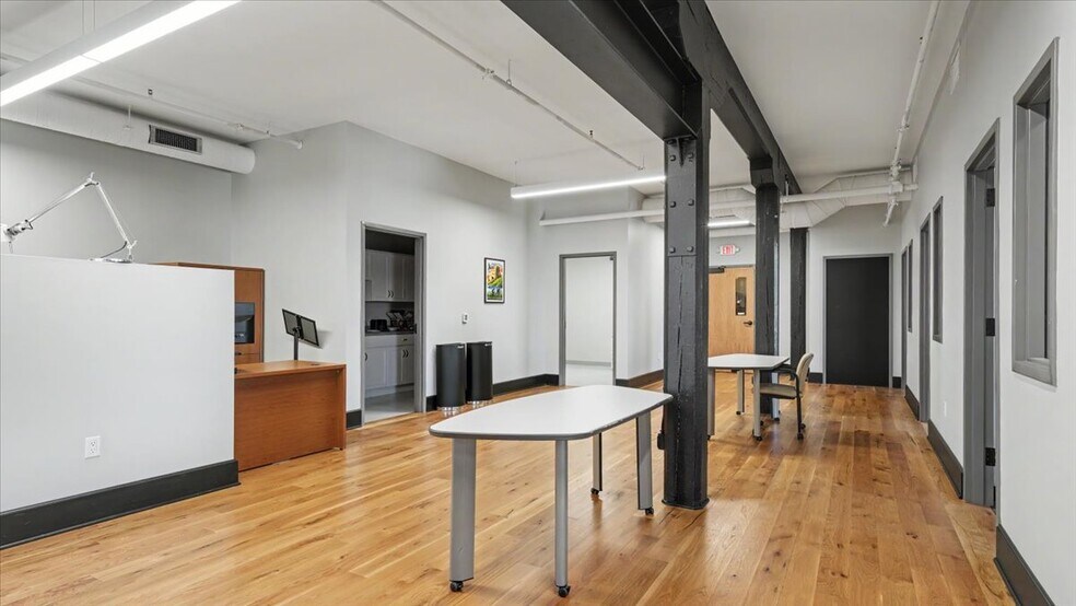 More Photos Of 102 Walnut St, Winona Office Residential For Sale