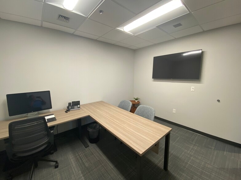 More Photos Of 400 SW Bond St, Bend Office For Lease