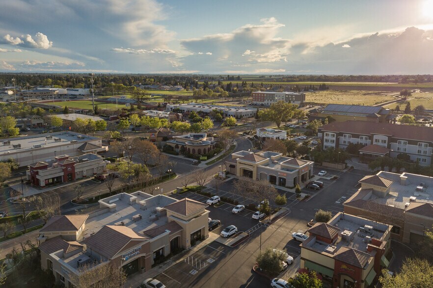 More Photos Of 5215 W Noble St, Visalia Medical For Lease