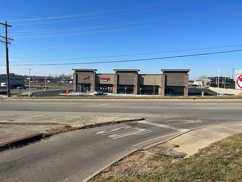 More Photos Of 2889 Joseph Dr, Hamilton Storefront For Lease