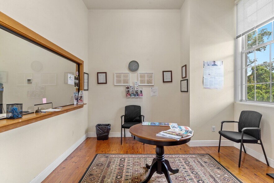 More Photos Of 1476 SW Main St, Greenville Medical For Sale