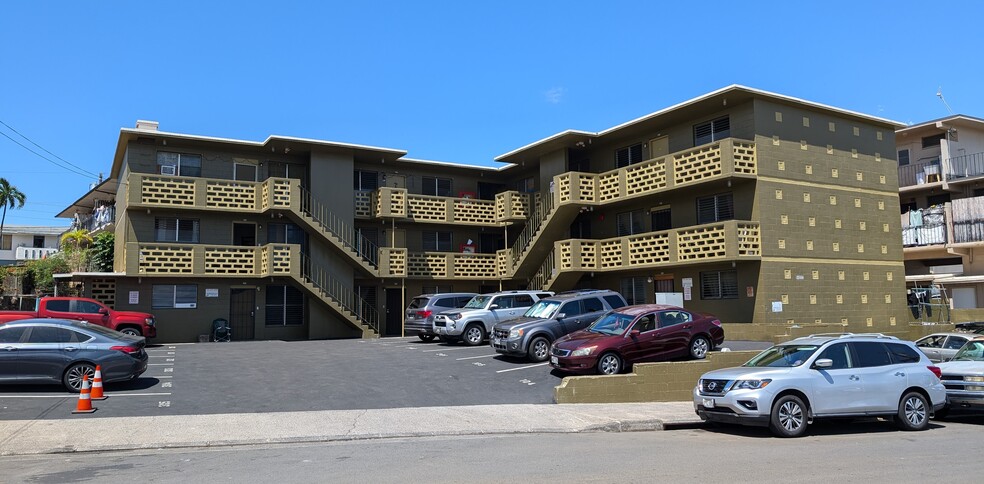 Primary Photo Of 94-111 Pupunohe St, Waipahu Apartments For Sale