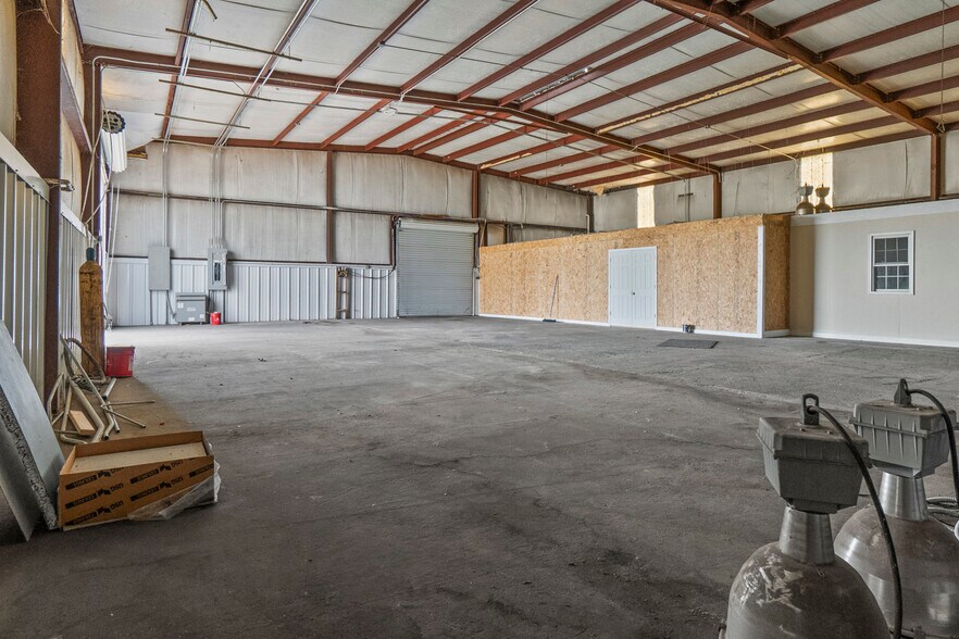 More Photos Of 4200 US-82 Hwy, Dawson Flex For Lease