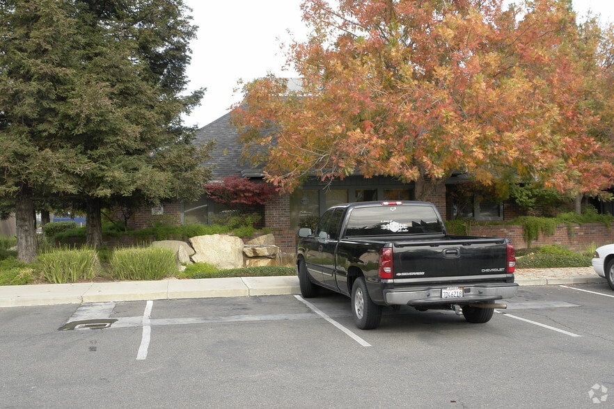 More Photos Of 550-584 E Bellevue Rd, Atwater Unknown For Lease