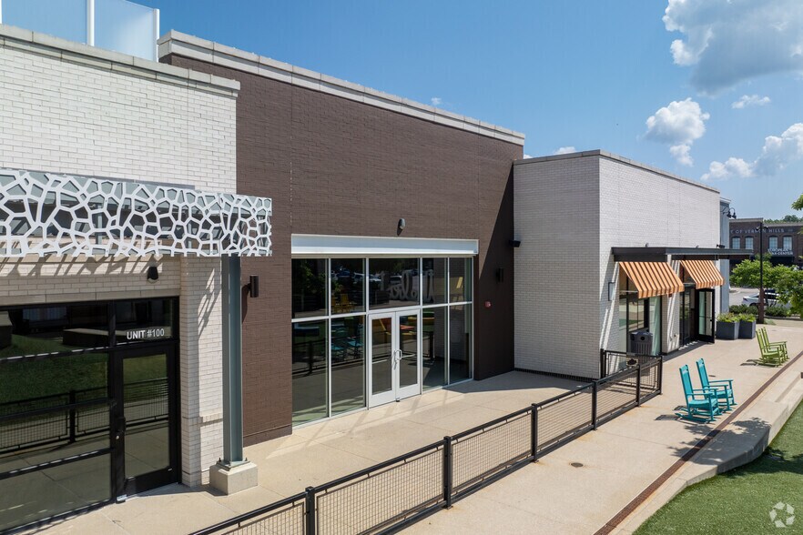 More Photos Of 899-913 N Milwaukee Ave, Vernon Hills Restaurant For Lease