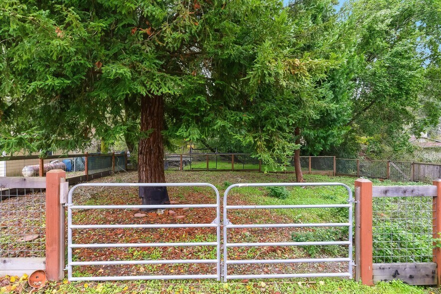 More Photos Of 567 San Geronimo Valley Dr, San Geronimo Apartments For Sale