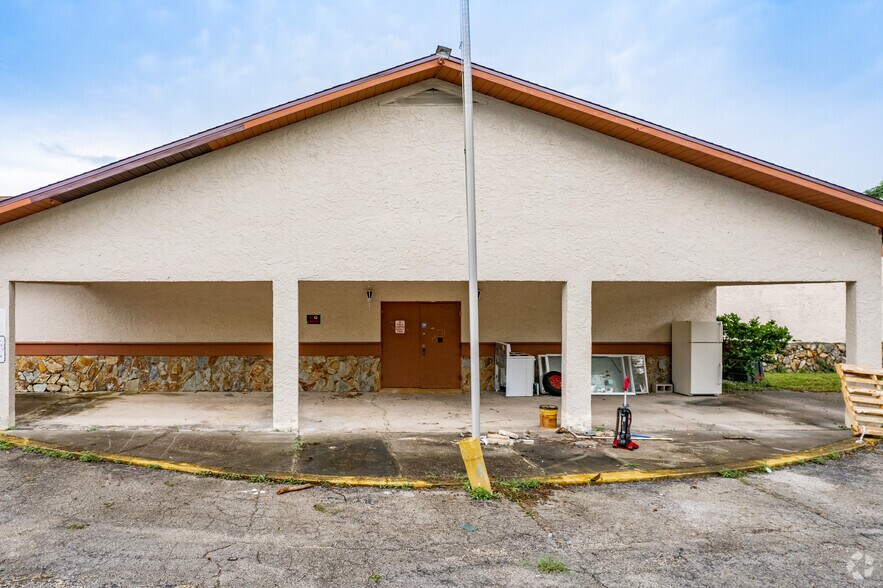More Photos Of 1936 Abacus Rd, Holiday Lodge Meeting Hall For Lease
